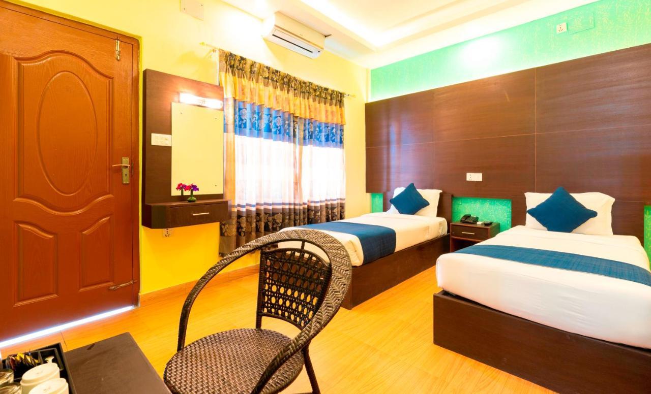 Golden Gate Hotel Pokhara Exteriör bild