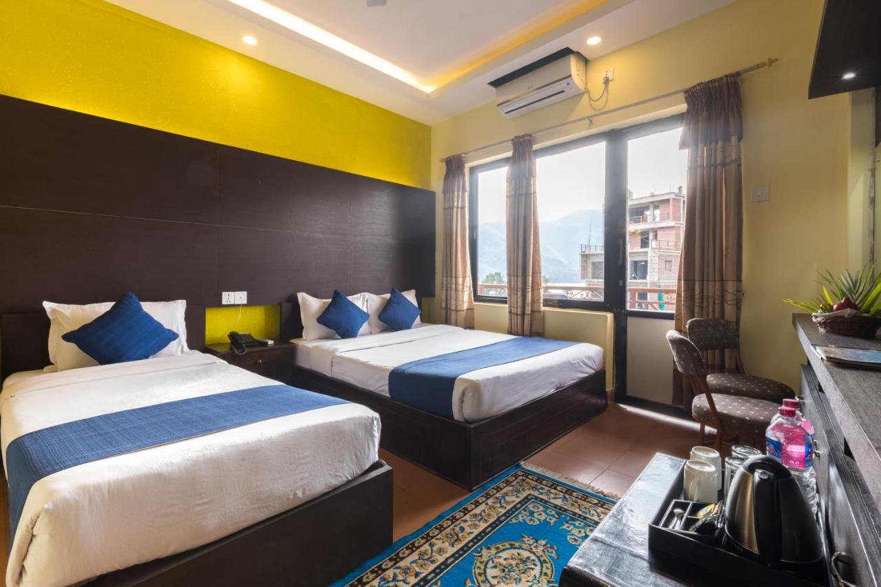 Golden Gate Hotel Pokhara Exteriör bild