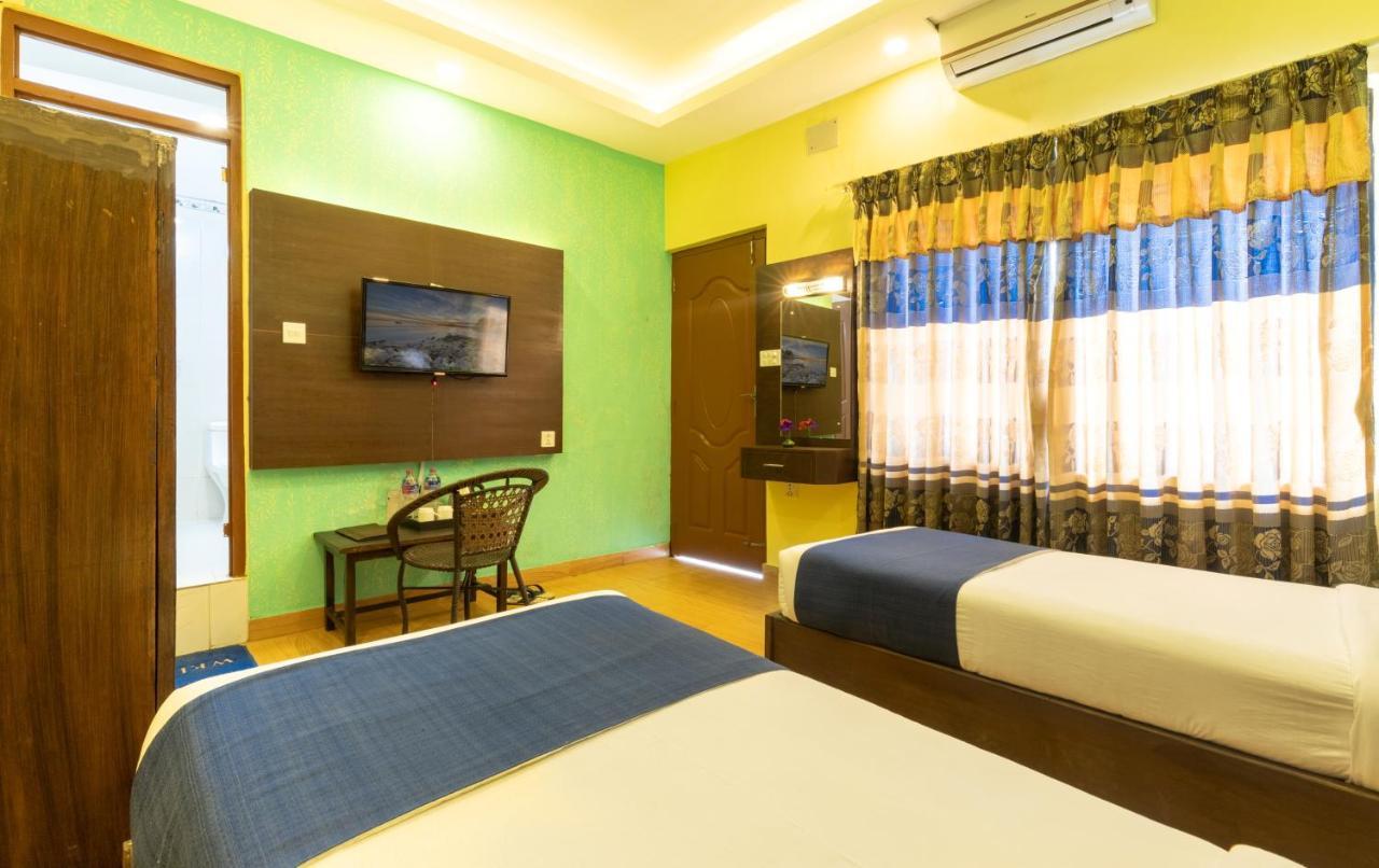 Golden Gate Hotel Pokhara Exteriör bild